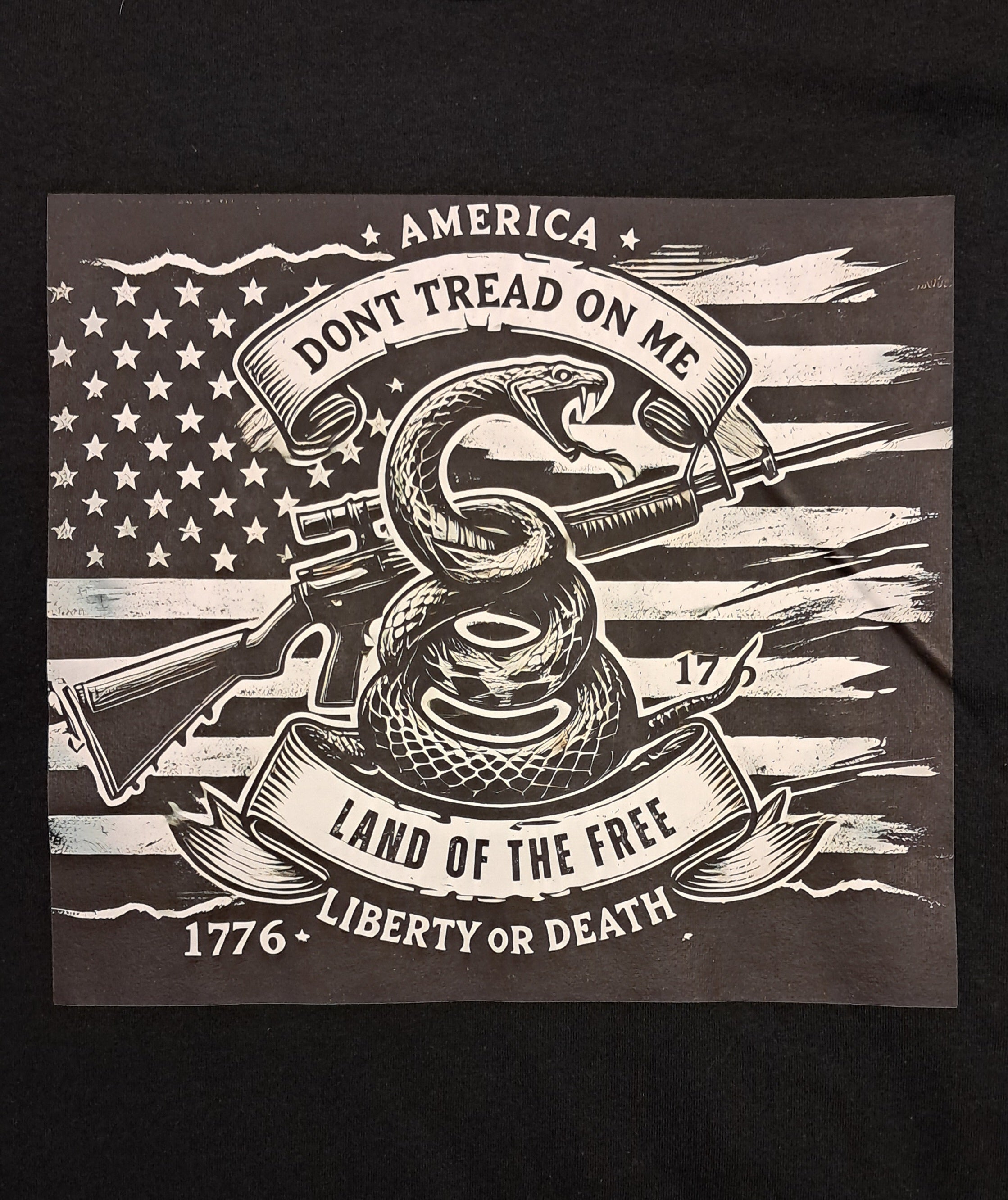 Short Sleeve T-Shirt -  Don't Tread on me